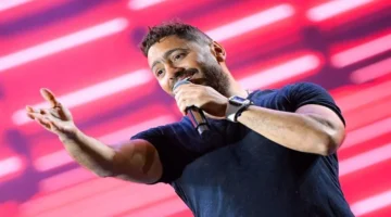 تامر حسني يحقق رقمًا قياسيًا كأول مطرب عربي يملأ ستاد يايلا آرينا بحضور 30 ألف مستمع